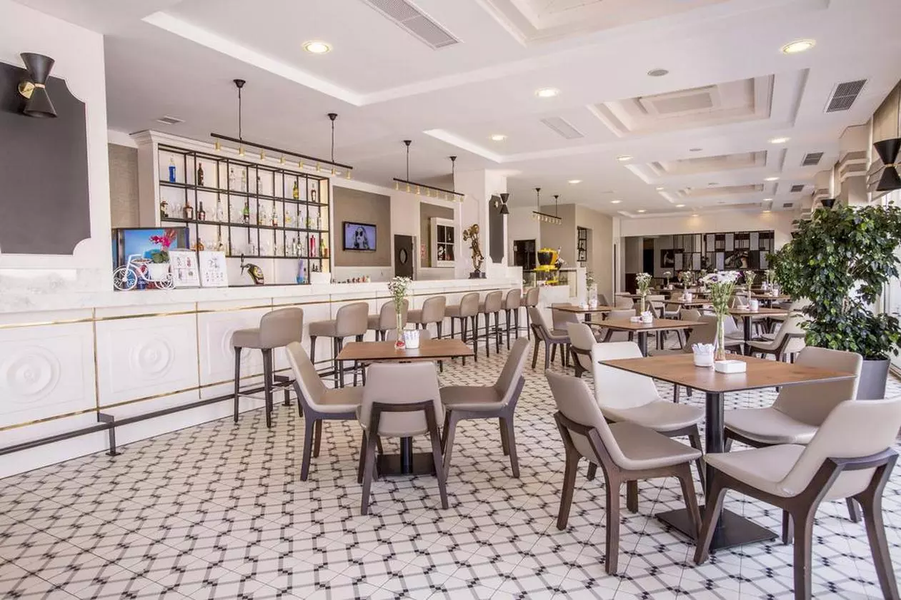 FAMERESIDENCE_SHABAVIZ (15).jpg